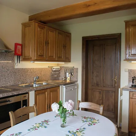 Spacious And Well Cared-for House With A Panoramic View, Sauna And A Summer Pool בית נופש