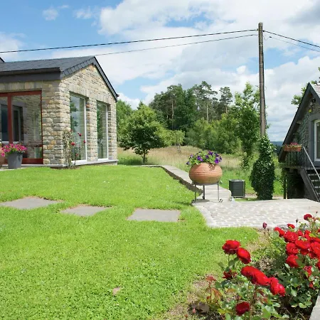 Spacious And Well Cared-for House With A Panoramic View, Sauna And A Summer Pool בית נופש